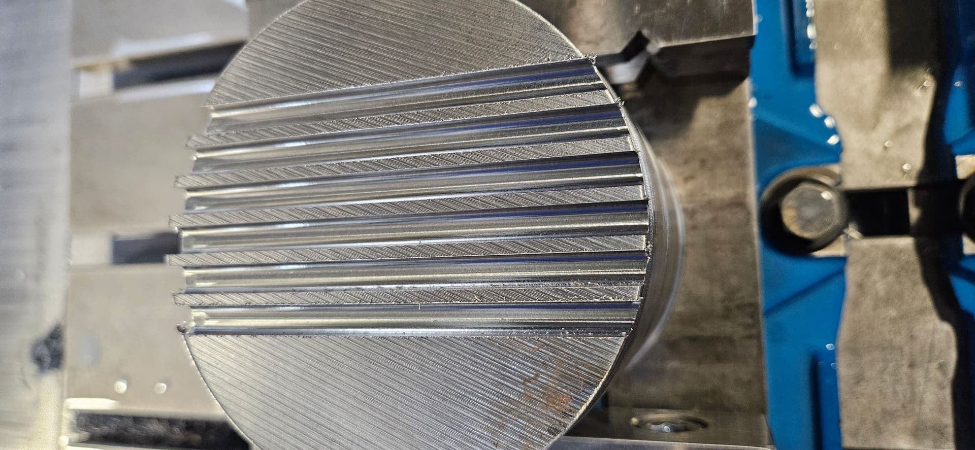 Deep slots machined in an Inconel 718 part with a RobbJack SPS Series end mill