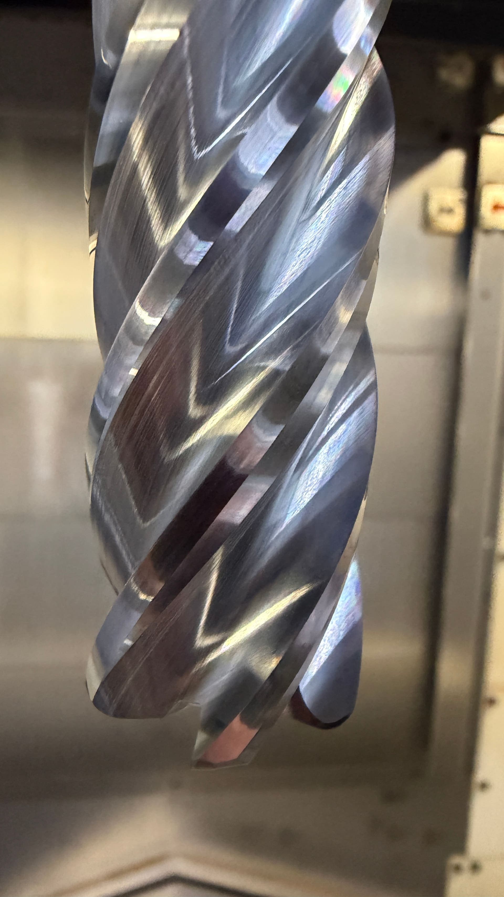 RobbJack SPS Series solid carbide end mill — variable-helix flutes